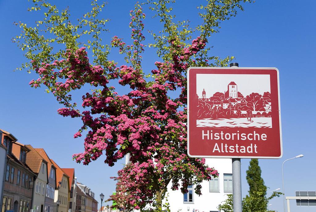 Apartment Yachthafen Waren Exterior foto